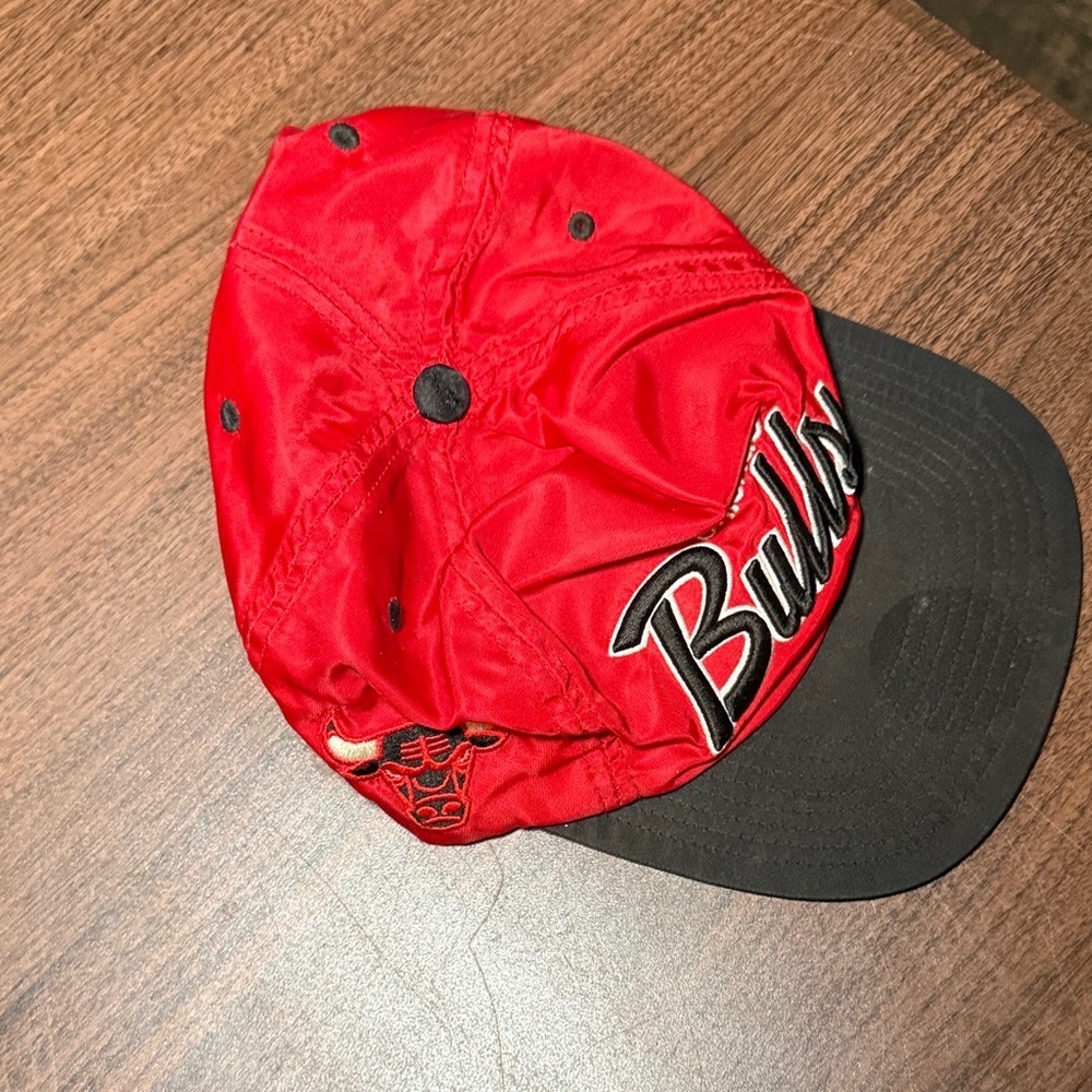 Chicago Bulls Vintage 2013 Mitchell & Ness Snapback Hat - Picture 10 of 13